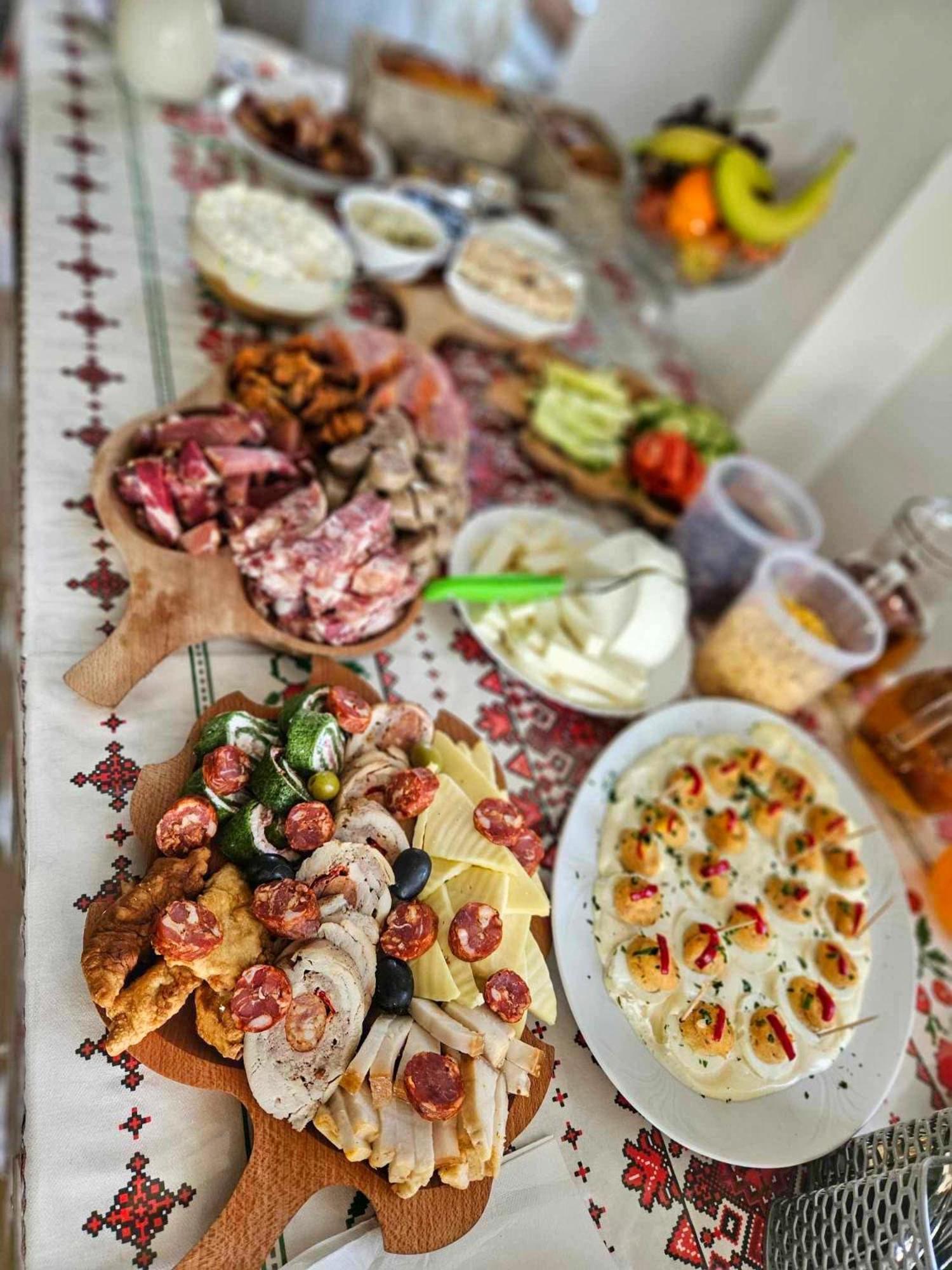 Casa Vadeanu Hotell Sighetu Marmaţiei Exteriör bild